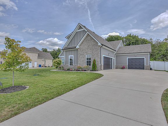 3rd image of 2906 Ella Louise Ln