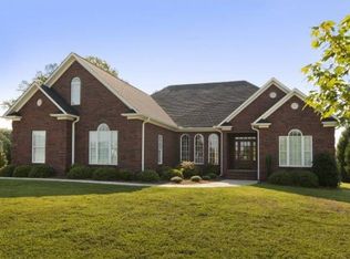 102 N Gibbs Rd, Mooresville, NC 28117