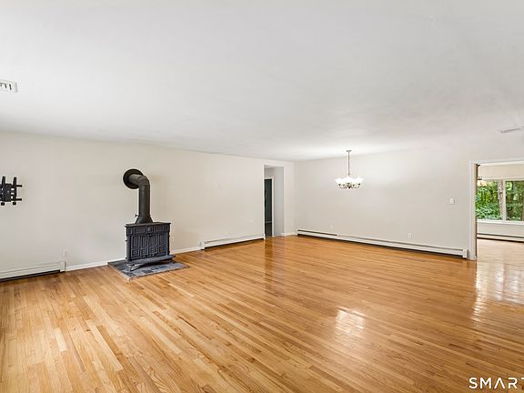 3rd image of 28 Andrew Drive
