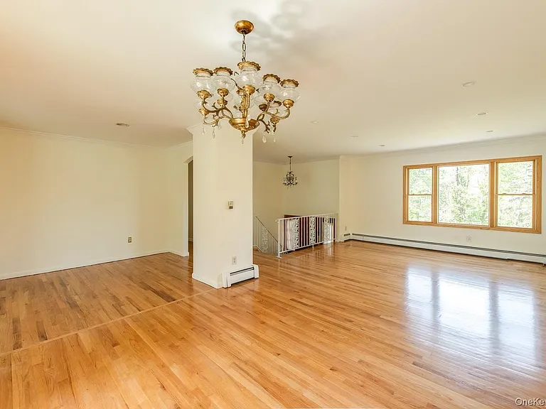 1360 Centre Rd — Photo 11