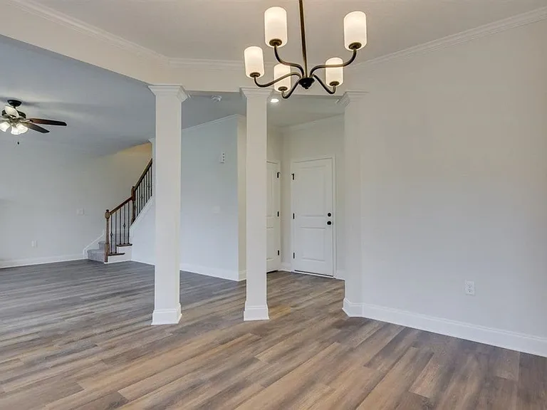 1011 Spotswood Cir — Photo 34