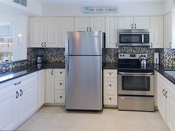 4th image of 116 Vista Hermosa Cir APT 302C
