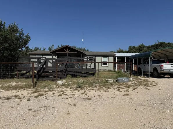 138 Spanish Oak Trl, Harper, TX 78631