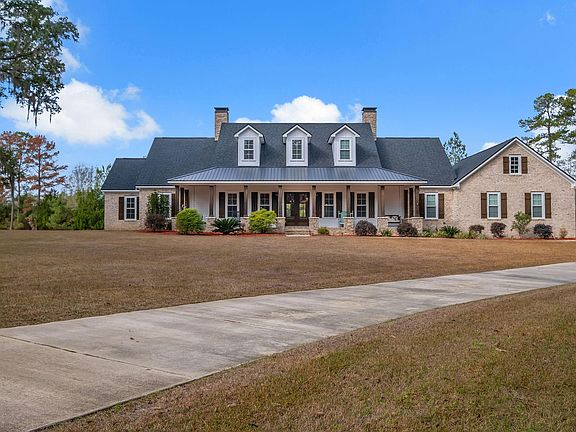 2nd image of 6032 Heartland Cir
