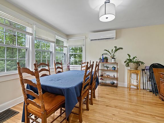 4th image of 58 Brackley Point Rd