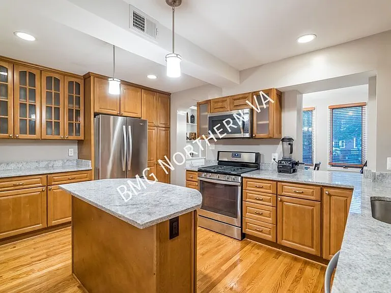 1132 Powhatan St — Photo 8
