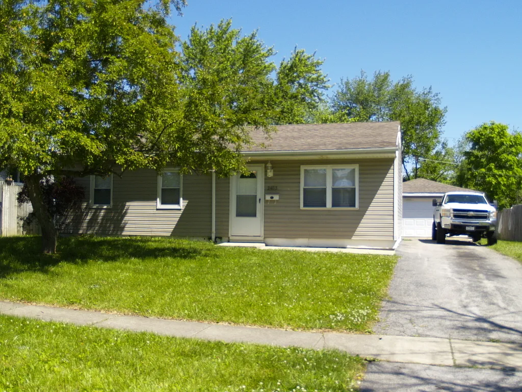 284 Paxton Ave photo 1