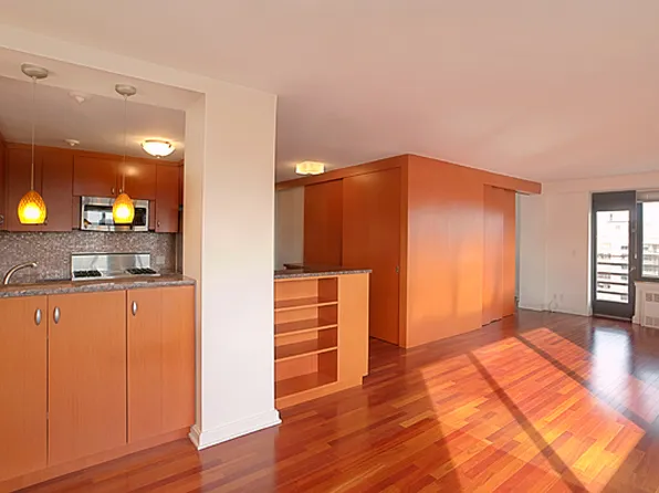 382 Central Park West image 2 of 7