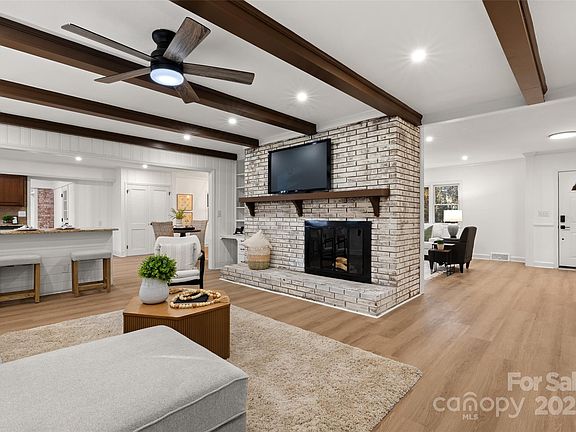 2nd image of 805 Leewood Dr