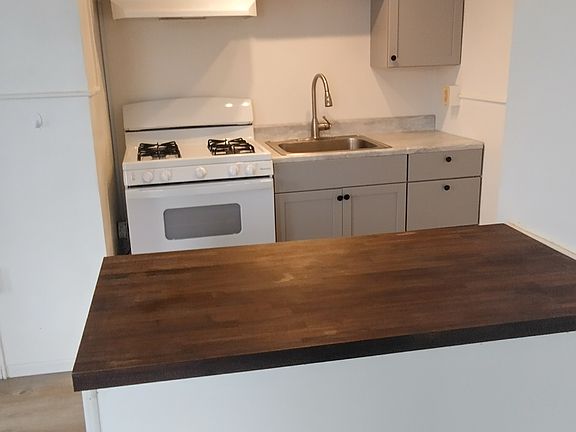 kitchen corner other view