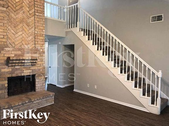 3rd image of 13906 Dentwood Dr