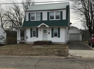 903 Campus Dr, Belpre, OH 45714