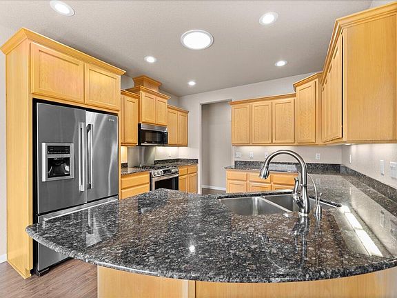 3rd image of 103 Greenmoor Dr