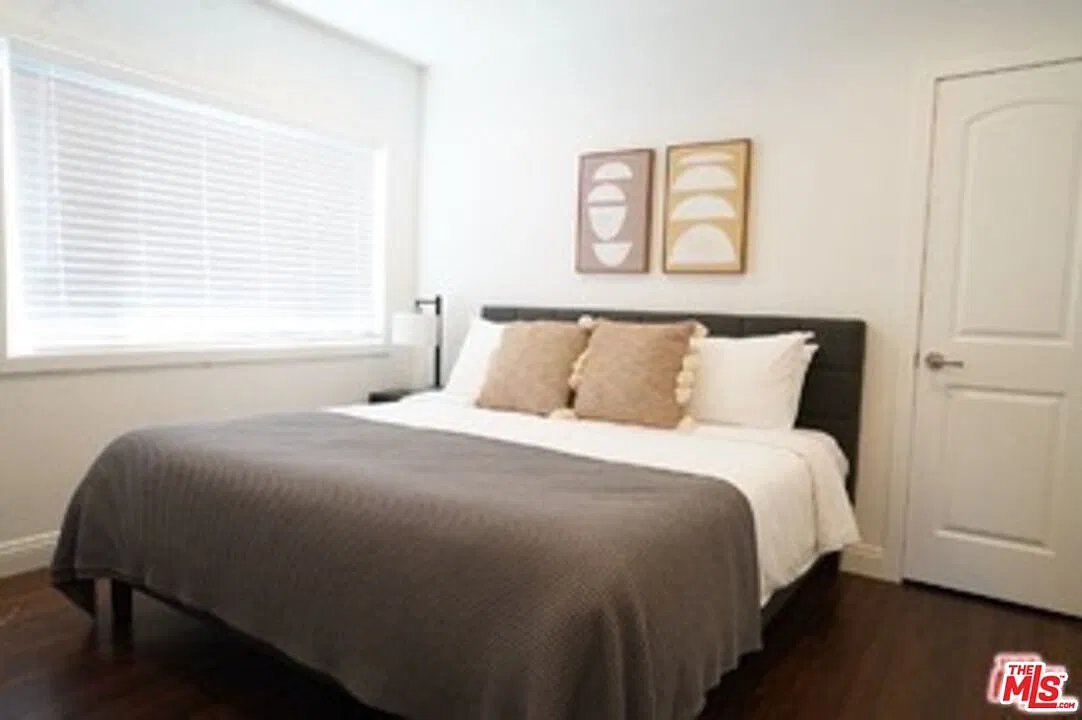 1206 S Cochran Ave — Photo 3