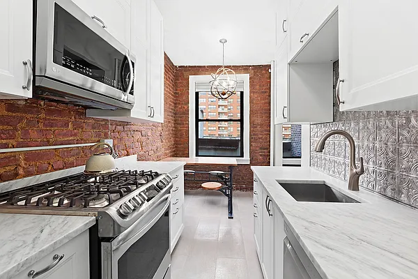 Sold by Compass | media 8