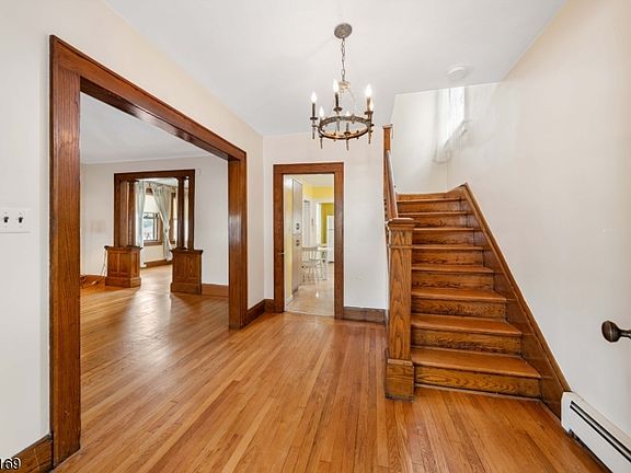 4th image of 710 Bailey Ave
