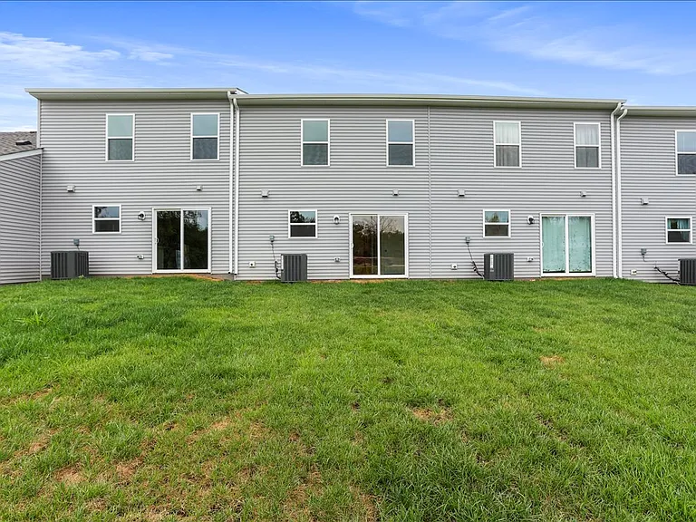 215 Olympus Rd — Photo 31