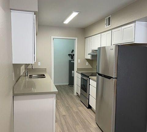 2nd image of 115 W Inglewood St APT 2