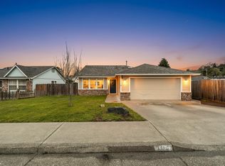 3580 Larsen Ln, Fortuna, CA