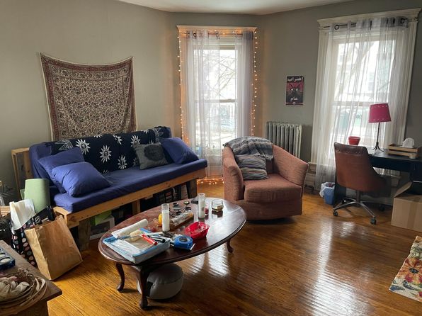 452 Alexander St UNIT 4