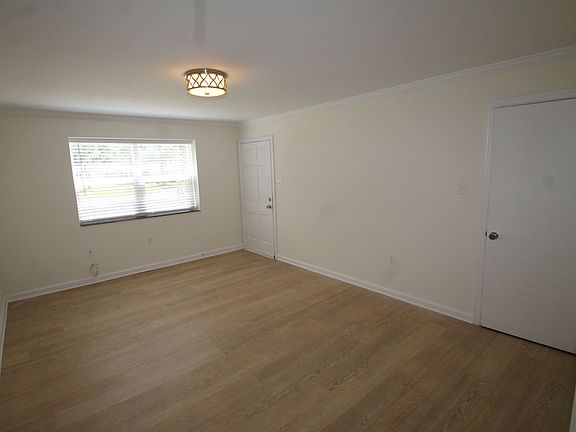 4th image of 12 E 64th St APT 3