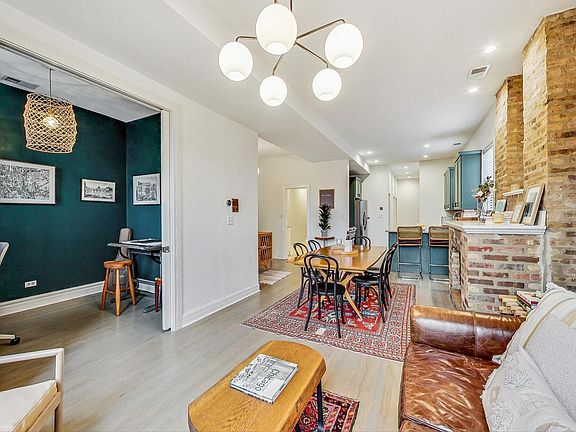4th image of 1715 W Beach Ave #3