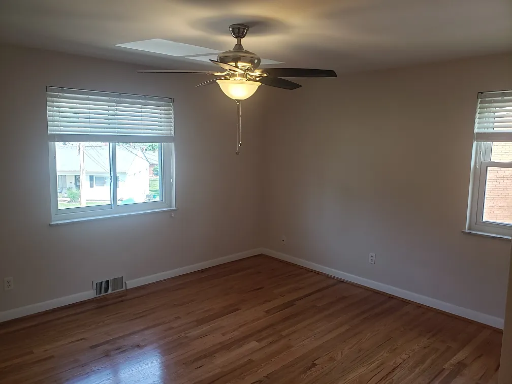 2 bed, 1000 sqft, $1,700 — Photo 3