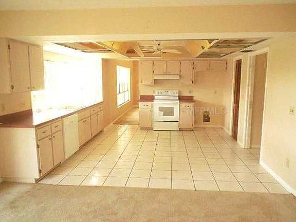 4th image of 1413 Corner Oaks Dr