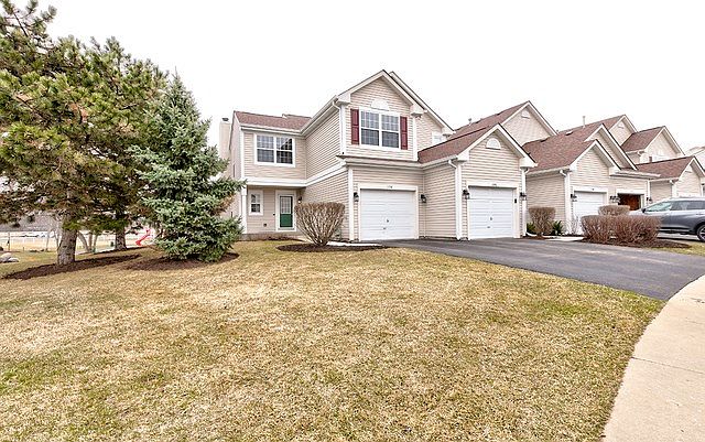 1198 HEARTLAND GATE2BED, LOFT, 1+1/2 BATHS, 1 CAR GARAGE, FULL BMT, ALL APPLIANCES, CRYSTAL LAKE SCHOOLS!