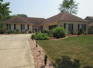 824 Red Stable Way, Oak Brook, IL 60523