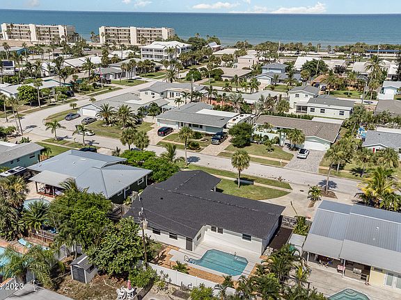 3rd image of 540 Royal Palm Blvd