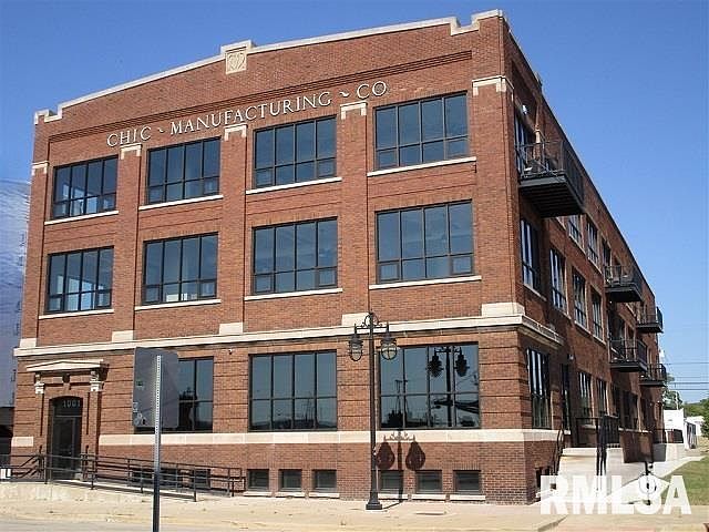 1st image of 1001 SW Adams St #207