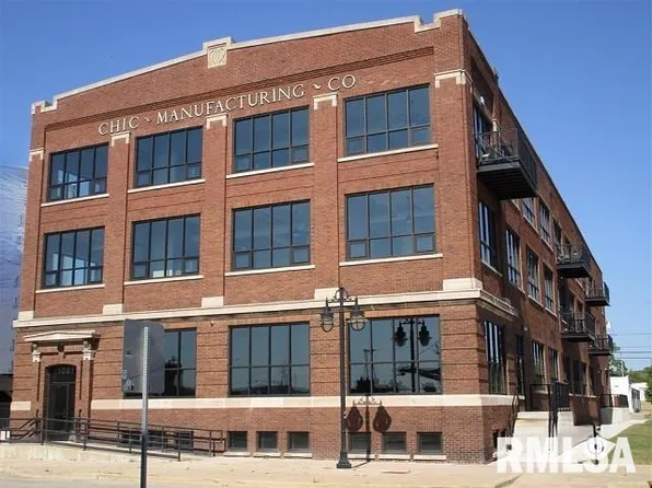 1001 SW Adams St #207, Peoria, IL 61602