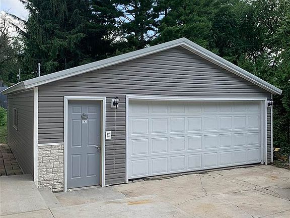 5th image of 1736 E Hotel Dr