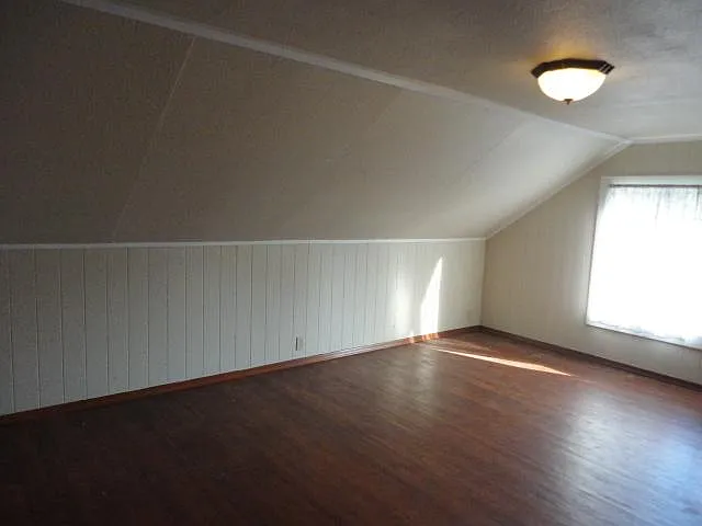 221 Factory Ave N — Photo 20