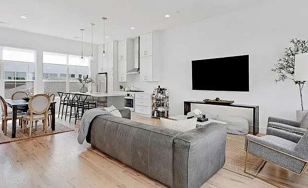 5915 Lindell Ave #103 — Photo 1
