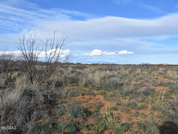 5th image of E Howling Wolf Rd