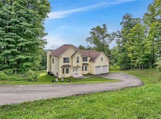 73 Mountain Rd, Bloomingburg, NY 12721