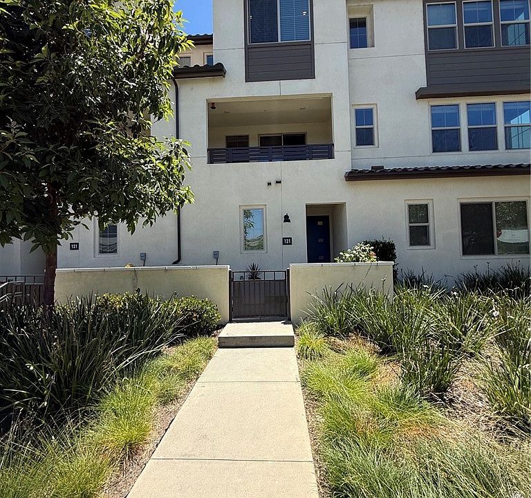 1st image of 121 Graze Way