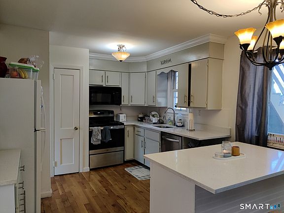 5th image of 100 Loftus Cir