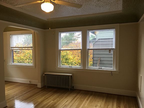 4th image of 2051 NW Lovejoy St APT 306