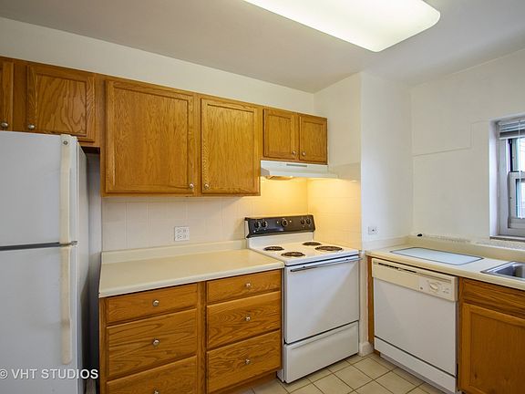 5th image of 4960 N Marine Dr APT 1019
