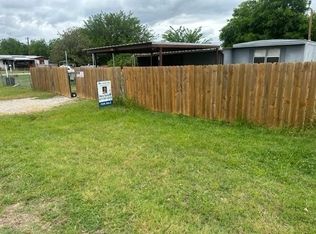 1505 Dawn Dr N, Azle, TX 76020