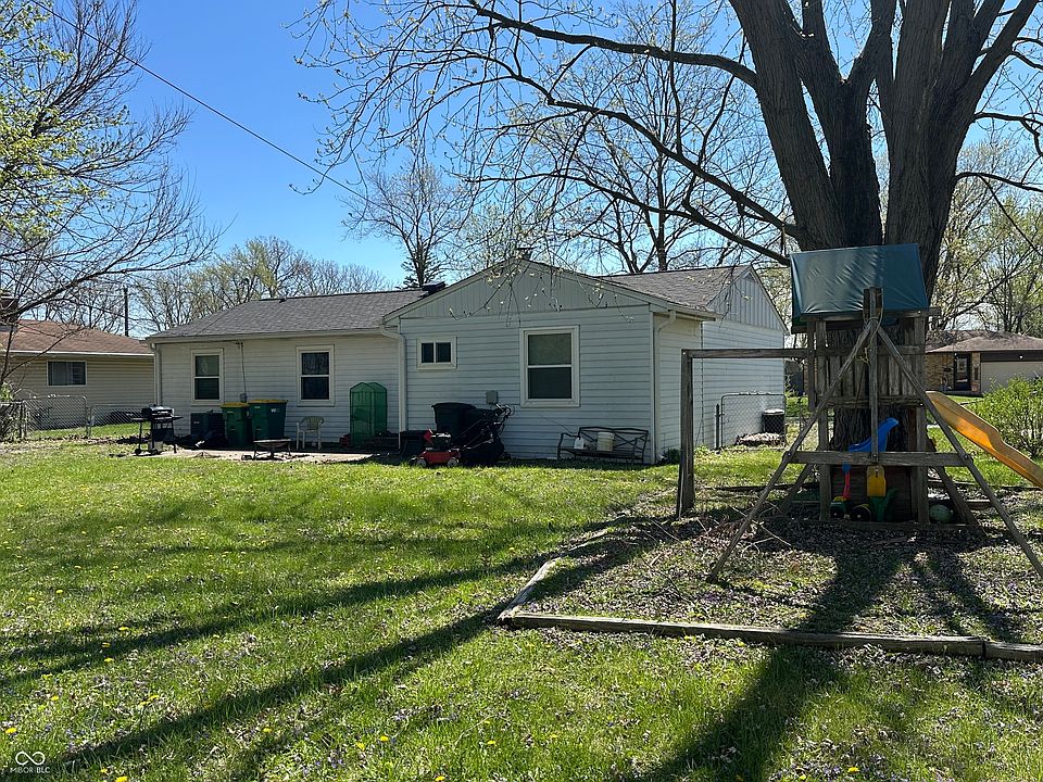 2nd image of 212 Maplebrook Dr