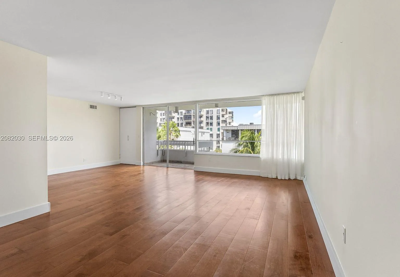 150 Sunrise Drive Condo — Photo 2