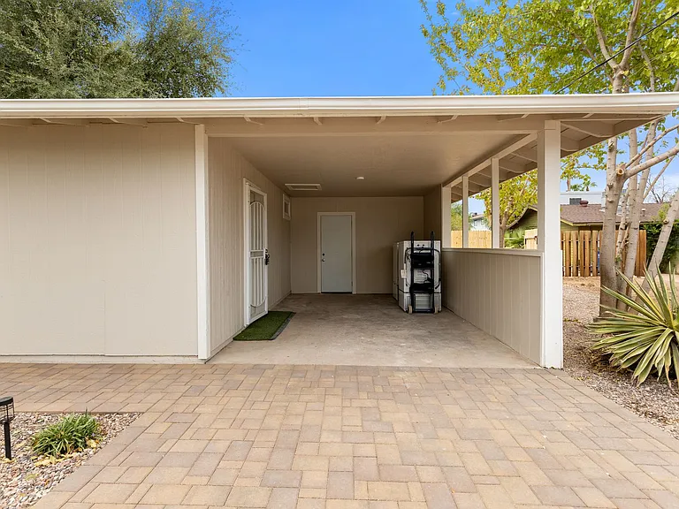 2044 S Forest Ave — Photo 20