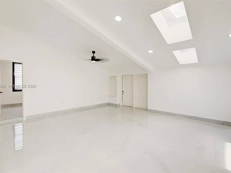 17101 SW 48th St — Photo 16