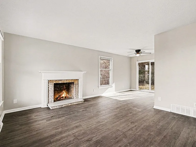 334 Hyde Park Dr — Photo 10