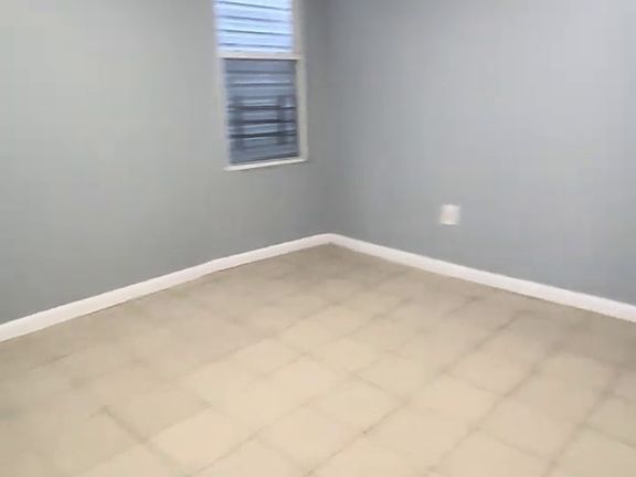 4th image of 482 Avon Ave #1