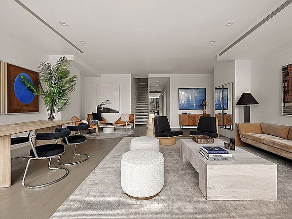 2nd image of 22 Bond St #Pha